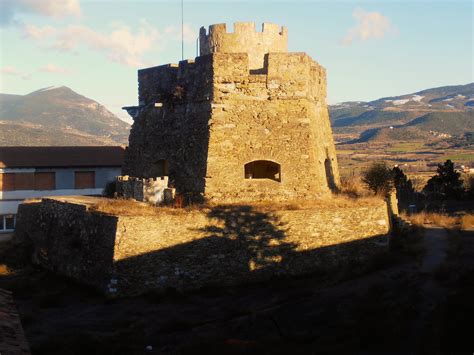 El Incidente de la Torre Blanca: Un Conflicto Sucursal y una Revolución en el Desarrollo Urbano Medieval