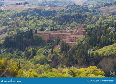 La Paz de Monte Oliveto; un Tratado Medieval entre la Iglesia y los Normandos que Transformó la Italia del Siglo XI